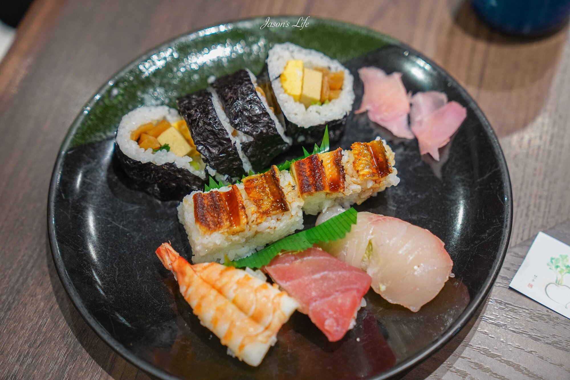 【日本神戶│美食】う越利 UOTOSHI｜有馬溫泉街上排隊的蕎麥麵・壽司食事處：天婦羅蕎麥麵&times;穴子押壽司&times;炸蝦定食（2026菜單價格/營業時間/交通） @Jason's Life