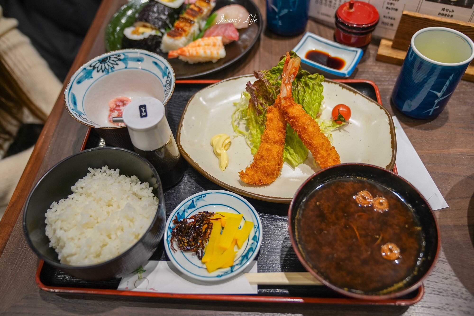 【日本神戶│美食】う越利 UOTOSHI｜有馬溫泉街上排隊的蕎麥麵・壽司食事處：天婦羅蕎麥麵&times;穴子押壽司&times;炸蝦定食（2026菜單價格/營業時間/交通） @Jason's Life
