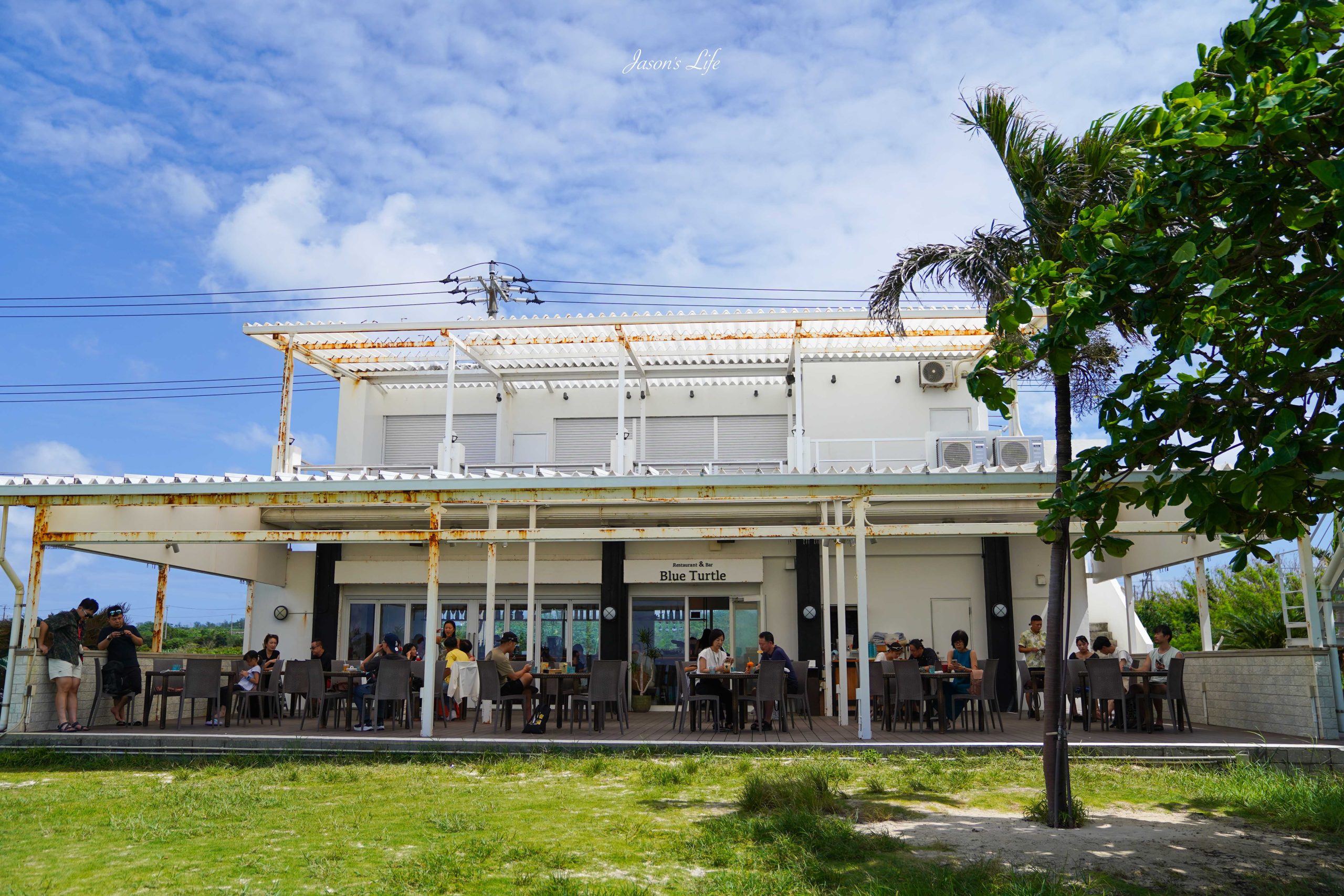 【宮古島｜美食】伊良部島美食｜Blue Turtle 渡口之濱海景餐廳：宮古牛漢堡排咖哩、整顆鳳梨冰(2026 菜單價格) @Jason's Life
