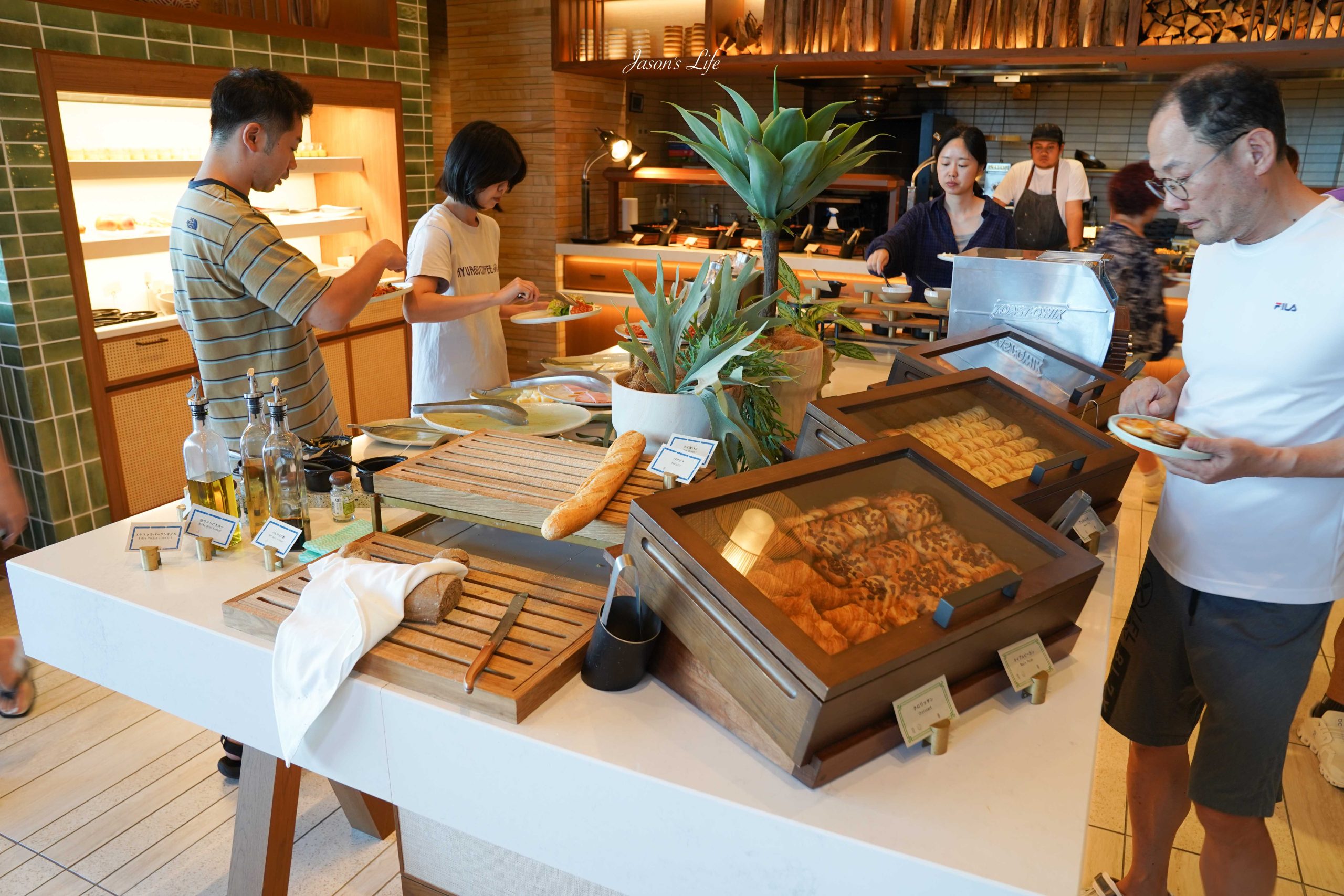 【宮古島｜住宿】宮古島飯店推薦｜Canopy by Hilton 宮古島希爾頓嘉悅里：King Deluxe Suite 特大床豪華套房開箱、12 樓無邊際泳池、早餐與隔壁 Yard miyakojima 商場全攻略 @Jason's Life