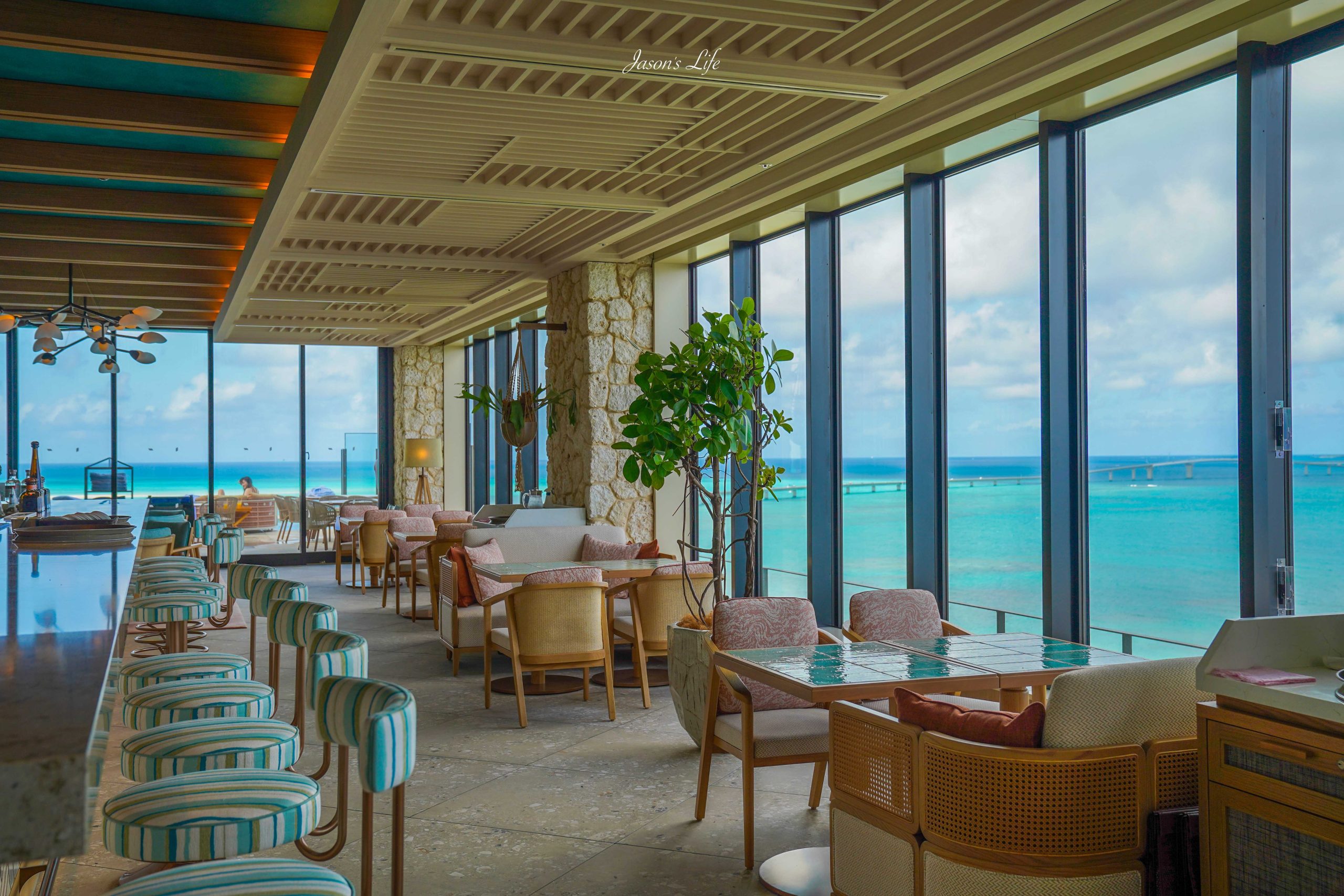 【宮古島｜住宿】宮古島飯店推薦｜Canopy by Hilton 宮古島希爾頓嘉悅里：King Deluxe Suite 特大床豪華套房開箱、12 樓無邊際泳池、早餐與隔壁 Yard miyakojima 商場全攻略 @Jason's Life