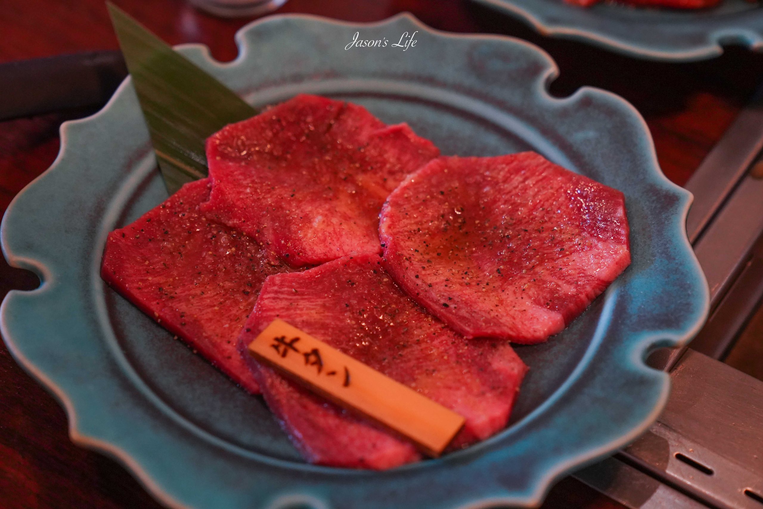 【宮古島｜美食】宮古牛燒肉玉城：每月整頭買進「幻之和牛」宮古牛，沙朗壽喜燒、稀有部位五拼(2026 菜單價格・訂位攻略) @Jason's Life