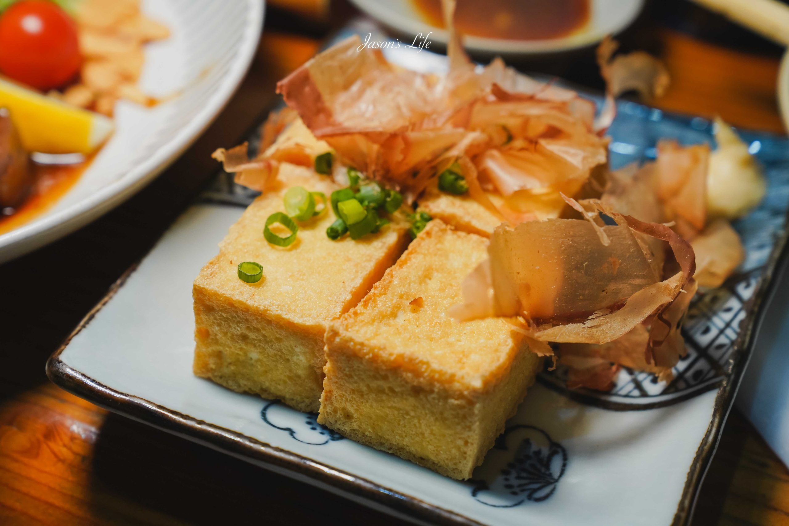 【宮古島│美食】美ら島 Churashima。必來推薦，三線琴現場演奏民謠居酒屋：宮古島君ー登場，熱鬧非凡，宮古牛骰子牛排、阿古豬餃子推薦(2026 菜單價格、預約攻略) @Jason's Life