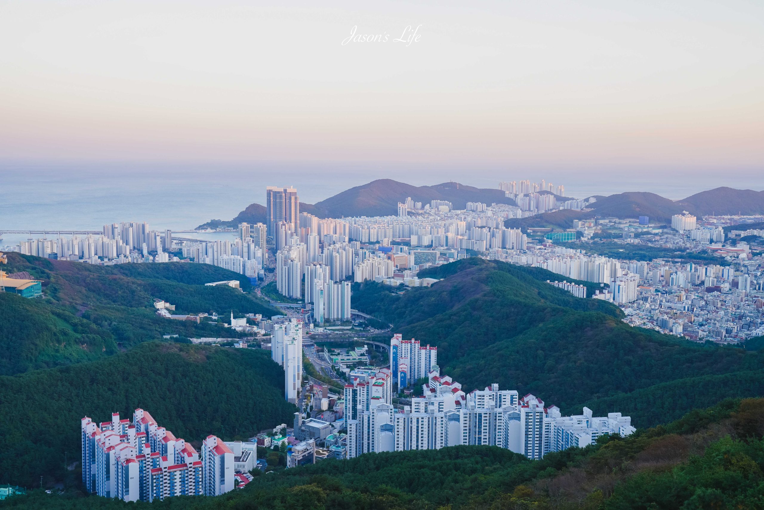 【韓國釜山｜景點】荒嶺山烽火台 황령산 봉수대。釜山最強免費夜景：西面與廣安大橋兩面夜景，怎麼去、下山叫車、日落時間、 2026 實拍攻略 @Jason's Life