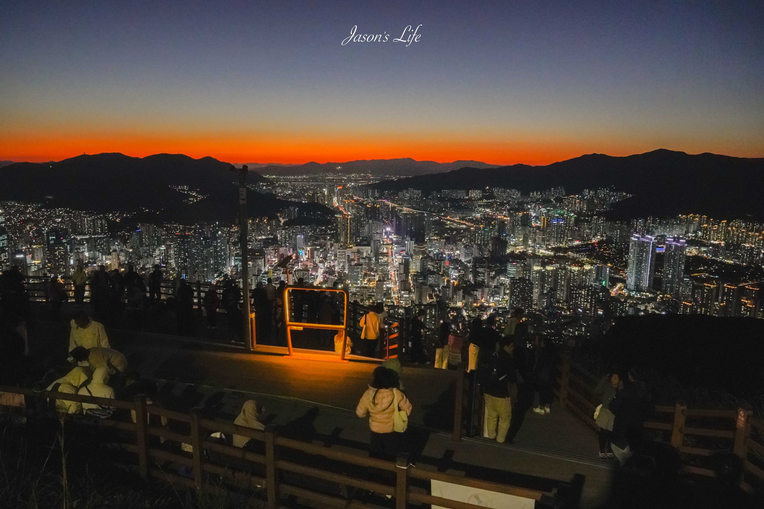 【韓國釜山｜景點】荒嶺山烽火台 황령산 봉수대。釜山最強免費夜景：西面與廣安大橋兩面夜景，怎麼去、下山叫車、日落時間、 2026 實拍攻略 @Jason's Life