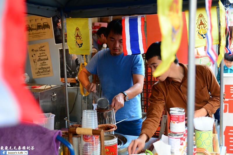 【台南│美食】國華街散策美食，一秒到泰國，泰國嘟嘟車上賣著現泡泰式奶茶。龜龜毛毛泰國奶茶 @Jason&#039;s Life