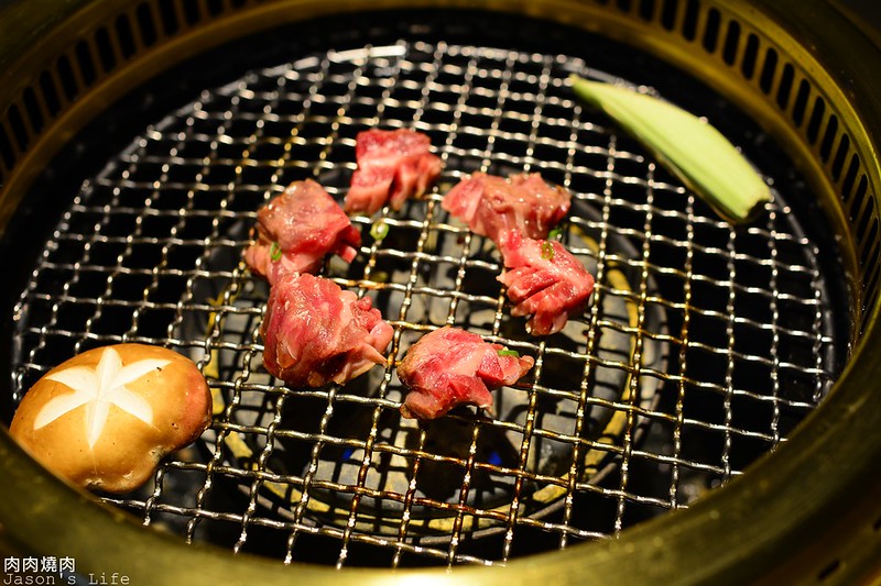 【台中│美食】秋紅谷周邊美食，日式風格，研發出創意餐點，創意十足又好吃。肉肉燒肉NikuNiku @Jason&#039;s Life