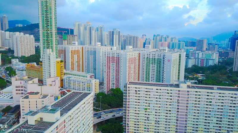 【香港│景點】彩虹站景點，香港大樓巨作，大樓牆面化為七彩顏色，新IG打卡地點。彩虹邨 @Jason&#039;s Life